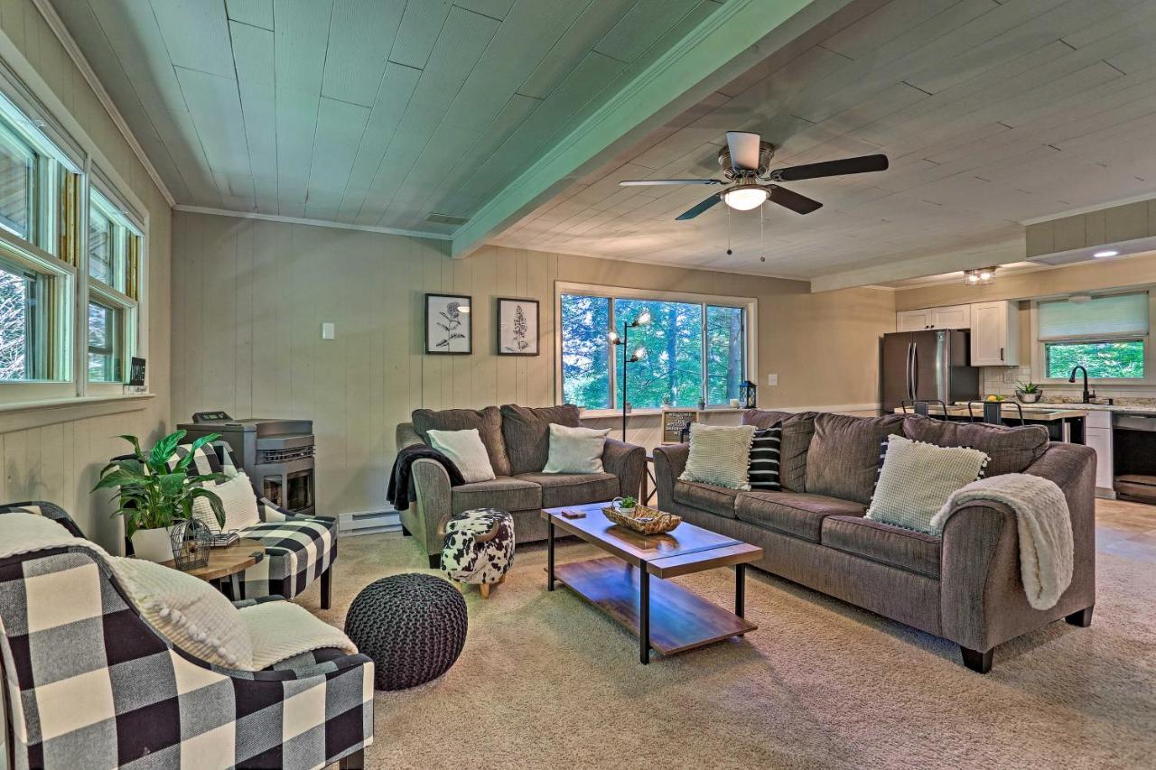 Modern East Stroudsburg Home With Deck And Gas Grill! Zewnętrze zdjęcie