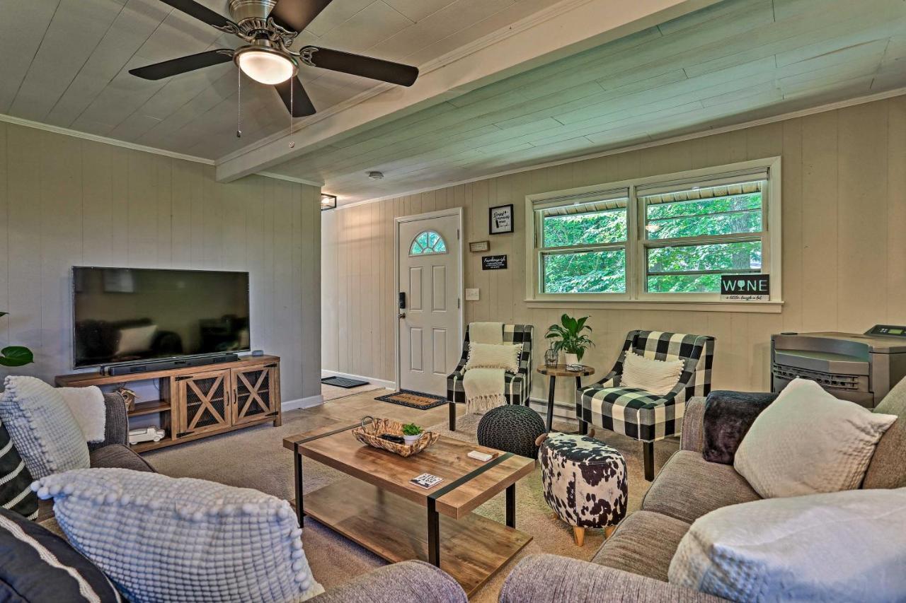 Modern East Stroudsburg Home With Deck And Gas Grill! Zewnętrze zdjęcie